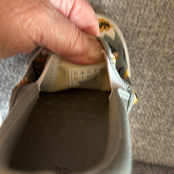 Bucket feet slip on sneakers - Picture 8 of 9